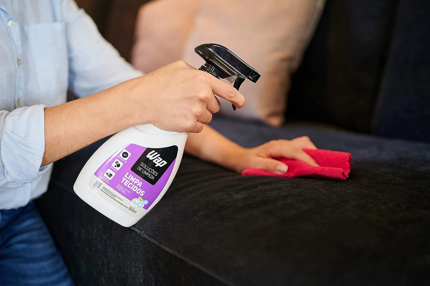 WAP Limpa Tecidos com Espuma 500 ml (branco e roxo)